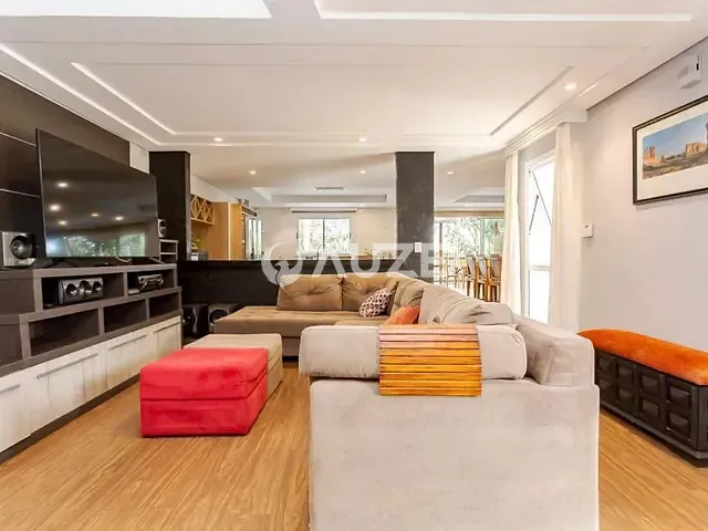 Casa com 303m² 4 quartos e 5 banheiros, à venda, no bairro Campo Comprido em Curitiba