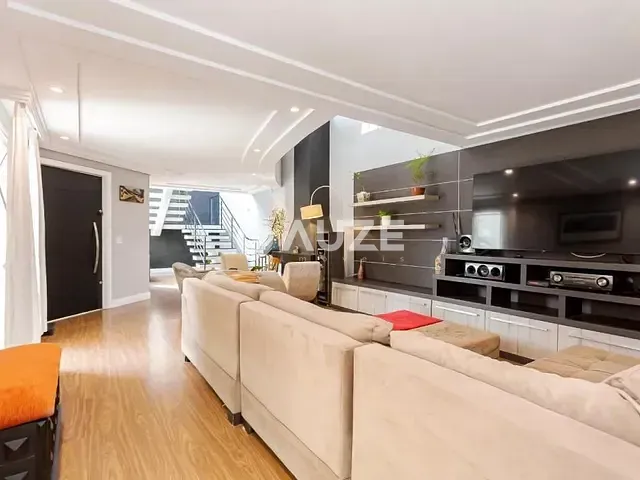 Casa com 303m² 4 quartos e 5 banheiros, à venda, no bairro Campo Comprido em Curitiba