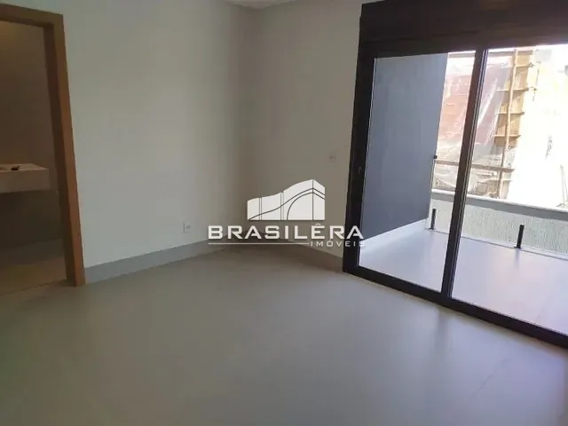Casa com 305m² 4 quartos e 5 banheiros, à venda, no bairro Jardins Capri em Senador Canedo