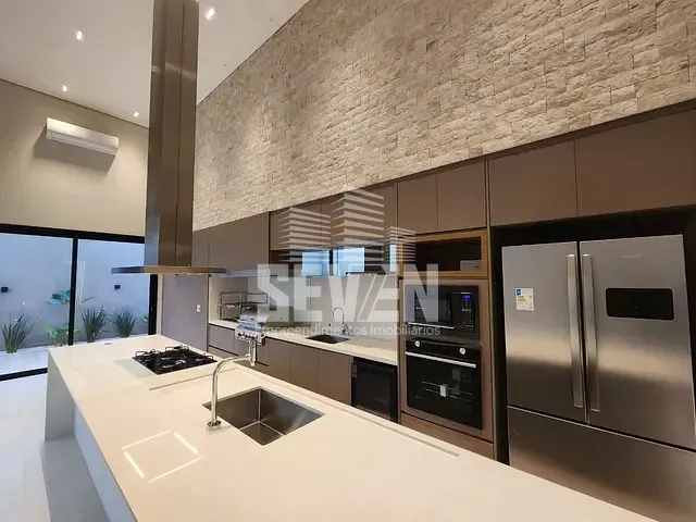 Casa com 462m² 4 quartos e 5 banheiros, à venda, no bairro Vila Aviação em Bauru