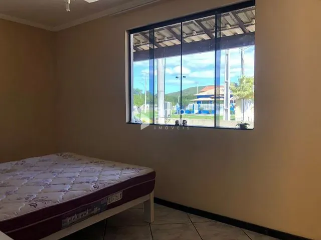 Casa com 300m² 5 quartos e 4 banheiros, à venda, no bairro Peró em Cabo Frio