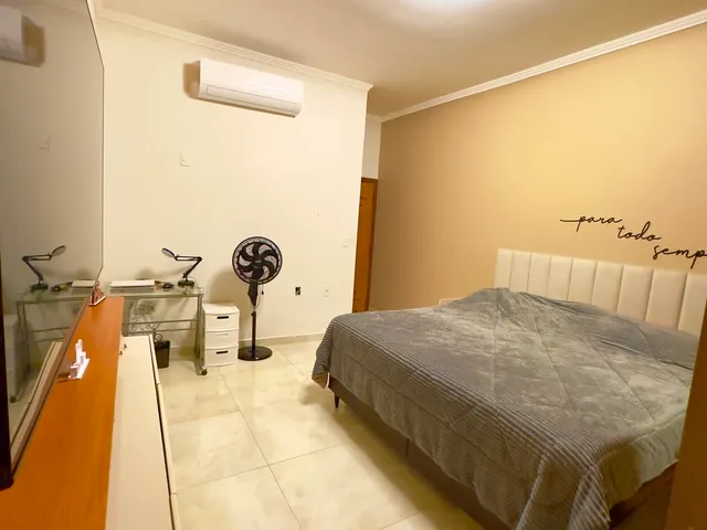Casa com 250m² 2 quartos e 3 banheiros, à venda, no bairro Campo Grande em Rio de Janeiro