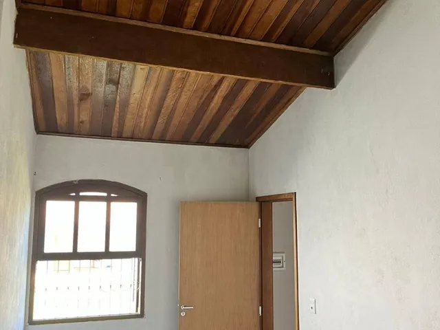 Casa com 250m² 1 quarto e 2 banheiros, à venda, no bairro Residencial Estoril em Taubaté
