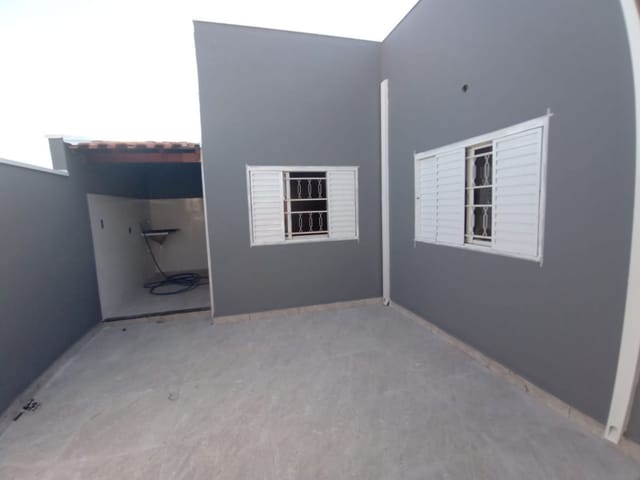 Casa com 200m² 2 quartos e 2 banheiros, à venda, no bairro Jardim Aurora em São João da Boa Vista