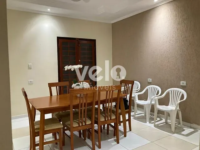 Casa com 325m² 4 quartos e 2 banheiros, à venda, no bairro Campos Elíseos em Taubaté