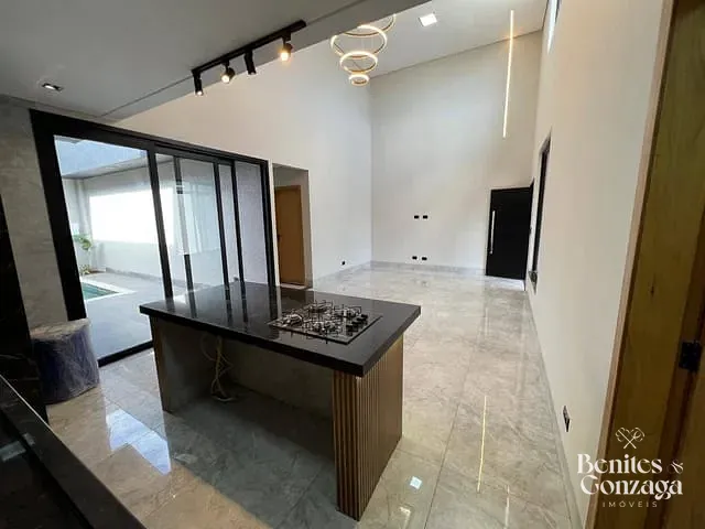 Casa 3 quartos e 4 banheiros, à venda, no bairro Zona 31 em Maringá