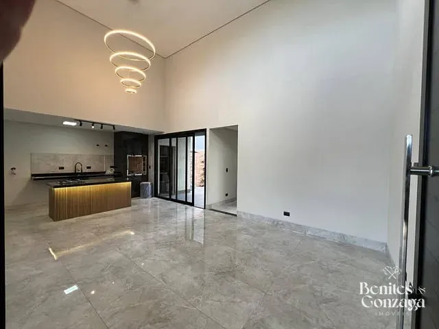 Casa 3 quartos e 4 banheiros, à venda, no bairro Zona 31 em Maringá