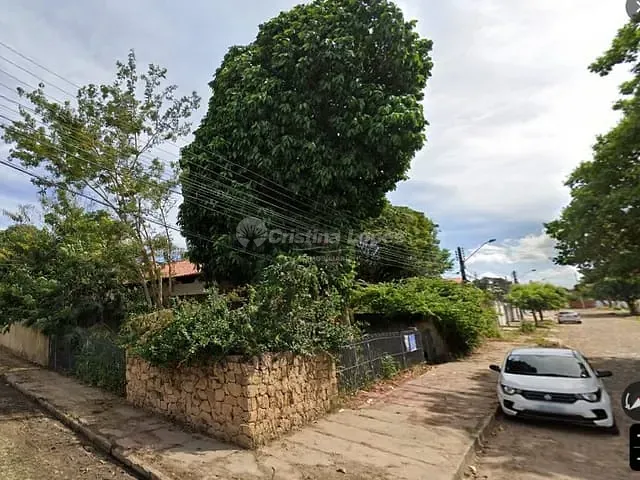 Casa com 1715m² 4 quartos e 2 banheiros, à venda, no bairro Horto em Teresina