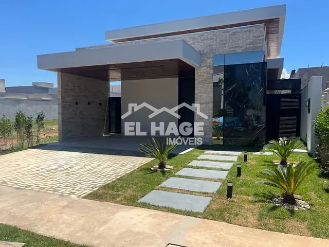Casa com 300m² 3 quartos e 4 banheiros, à venda, no bairro Parque Universitário em Cuiabá