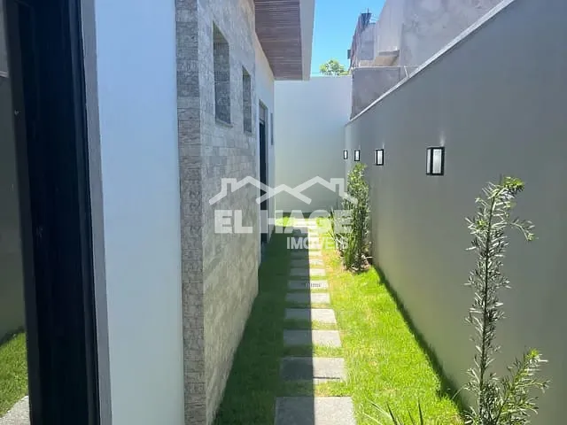 Casa com 300m² 3 quartos e 4 banheiros, à venda, no bairro Parque Universitário em Cuiabá