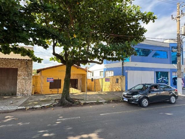 Casa com 371m² 2 quartos e 2 banheiros, à venda, no bairro Centro em Tatuí