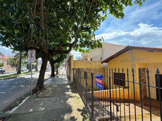 Casa com 371m² 2 quartos e 2 banheiros, à venda, no bairro Centro em Tatuí