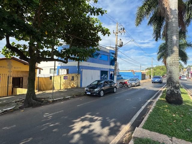 Casa com 371m² 2 quartos e 2 banheiros, à venda, no bairro Centro em Tatuí