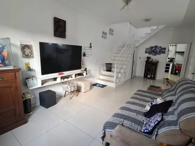 Casa com 180m² 3 quartos e 2 banheiros, à venda, no bairro Itaipu em Niterói