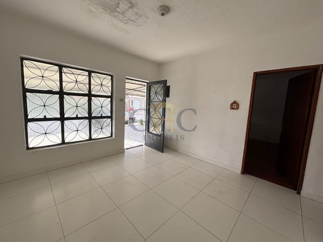 Casa com 175m² 3 quartos e 2 banheiros, à venda, no bairro Jardim Santa Bárbara em Salto de Pirapora