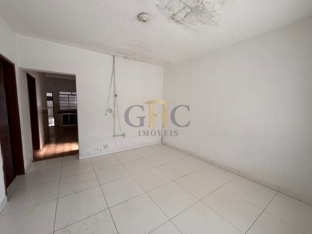 Casa com 175m² 3 quartos e 2 banheiros, à venda, no bairro Jardim Santa Bárbara em Salto de Pirapora