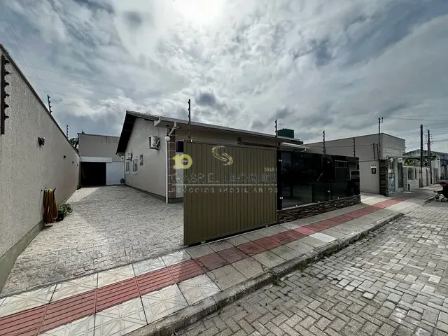 Casa com 200m² 3 quartos e 3 banheiros, para alugar, no bairro Passa Vinte em Palhoça