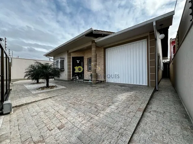 Casa com 200m² 3 quartos e 3 banheiros, para alugar, no bairro Passa Vinte em Palhoça