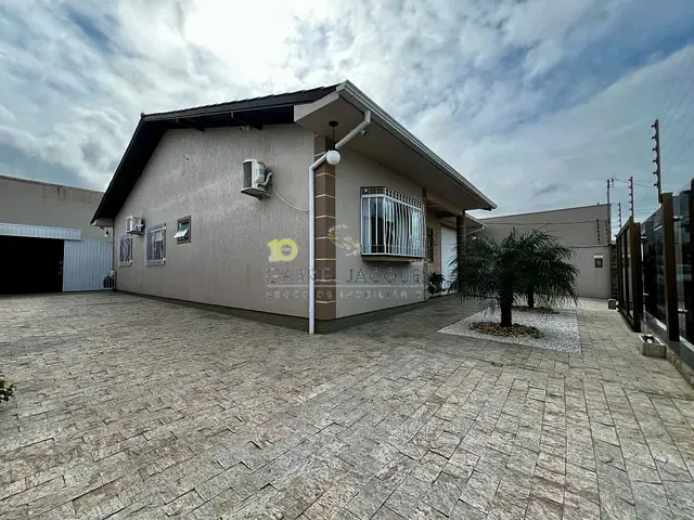 Casa com 200m² 3 quartos e 3 banheiros, para alugar, no bairro Passa Vinte em Palhoça