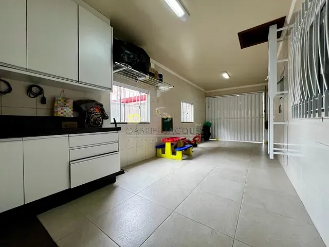 Casa com 200m² 3 quartos e 3 banheiros, para alugar, no bairro Passa Vinte em Palhoça