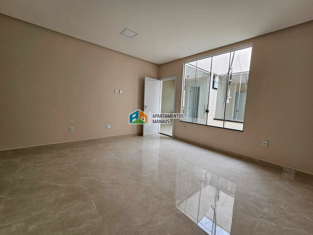 Casa com 275m² 3 quartos e 4 banheiros, à venda, no bairro Ponta Negra em Manaus