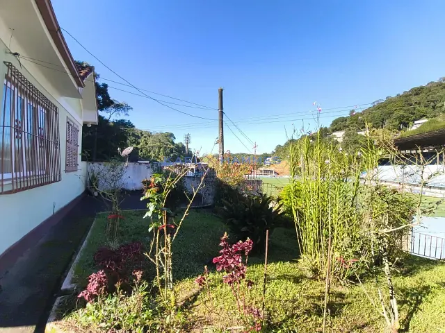Casa 2 quartos e 1 banheiro, à venda, no bairro Quarteirão Ingelheim em Petrópolis