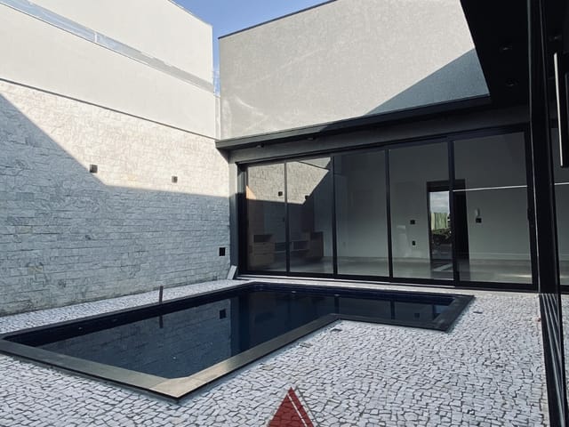 Casa com 250m² 3 quartos e 3 banheiros, à venda, no bairro Jardim Piratininga em Franca