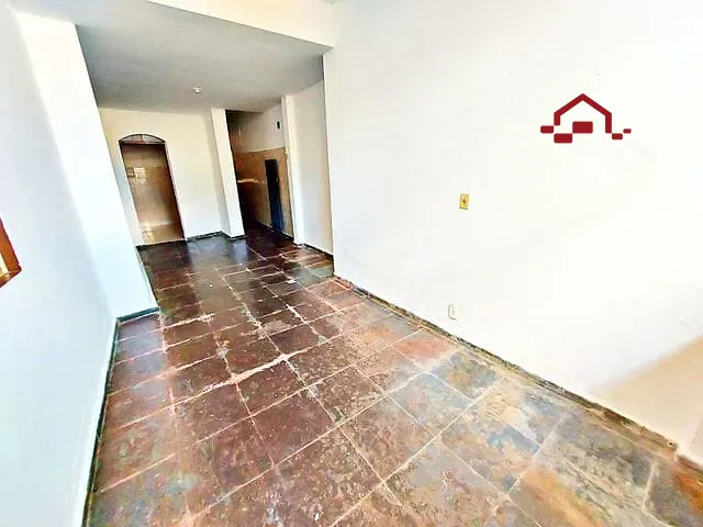 Casa com 50m² 2 quartos e 1 banheiro, para alugar, no bairro Caiçaras em Belo Horizonte