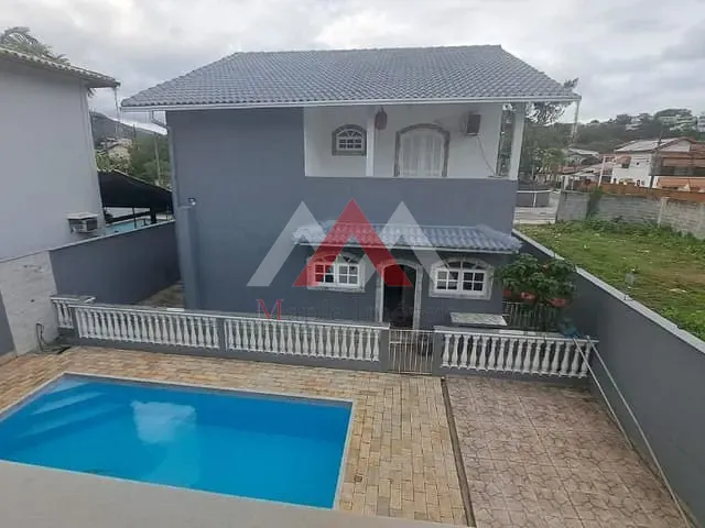 Casa com 360m² 4 quartos e 4 banheiros, à venda, no bairro Piratininga em Niterói