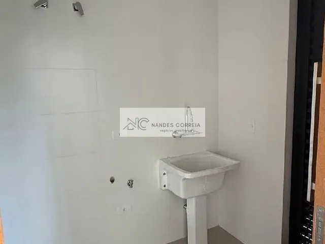 Casa 3 quartos e 4 banheiros, à venda, no bairro Pqo Taua em Londrina