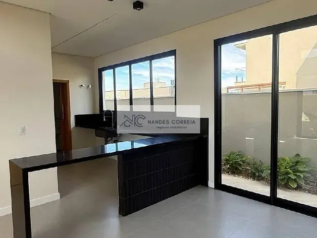 Casa 3 quartos e 4 banheiros, à venda, no bairro Pqo Taua em Londrina