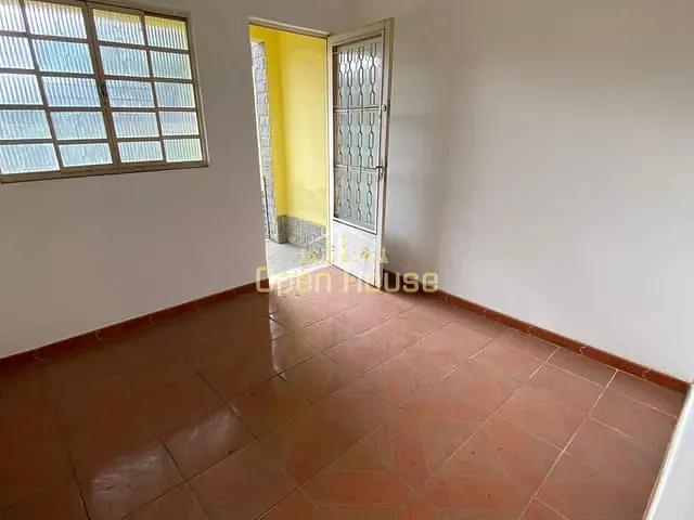 Casa 4 quartos e 2 banheiros, à venda, no bairro Rústico em Volta Redonda