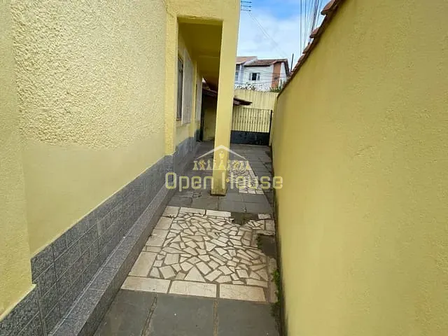 Casa 4 quartos e 2 banheiros, à venda, no bairro Rústico em Volta Redonda