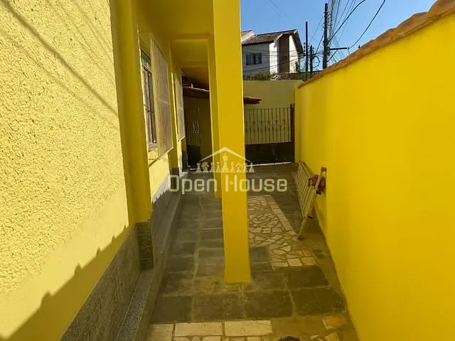 Casa 4 quartos e 2 banheiros, à venda, no bairro Rústico em Volta Redonda