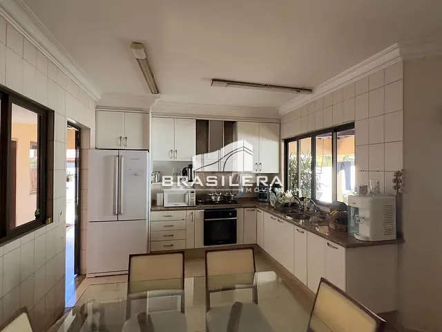 Casa com 464m² 3 quartos e 5 banheiros, à venda, no bairro Jardins Viena em Aparecida de Goiânia