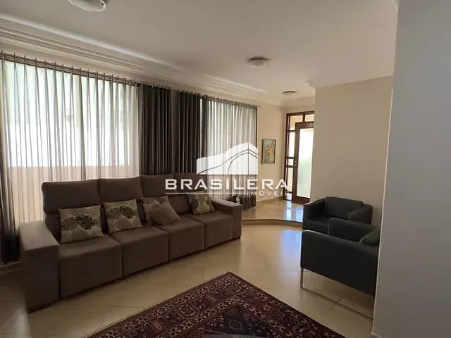 Casa com 464m² 3 quartos e 5 banheiros, à venda, no bairro Jardins Viena em Aparecida de Goiânia