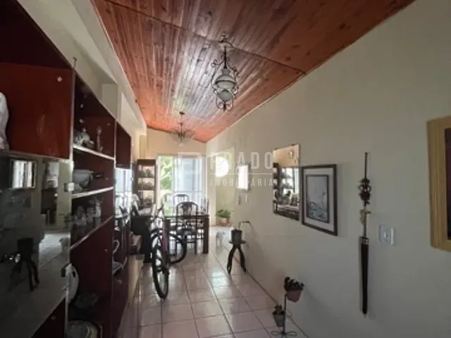 Casa com 210m² 3 quartos e 1 banheiro, à venda, no bairro Centro em Pelotas
