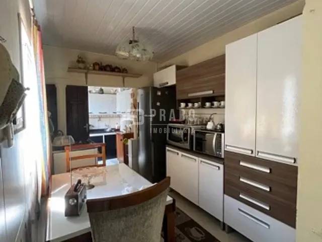 Casa com 210m² 3 quartos e 1 banheiro, à venda, no bairro Centro em Pelotas
