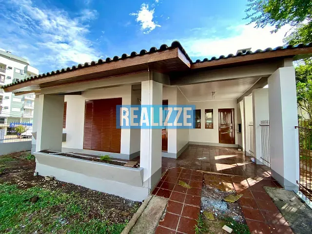 Casa 3 quartos e 1 banheiro, para alugar, no bairro Centro em Marau