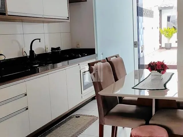 Casa com 160m² 2 quartos e 1 banheiro, à venda, no bairro Universitário em Tijucas