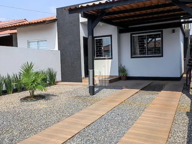 Casa com 160m² 2 quartos e 1 banheiro, à venda, no bairro Universitário em Tijucas