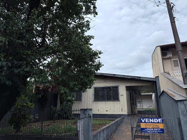 Casa com 285m² 3 quartos e 1 banheiro, à venda, no bairro Califórnia em Londrina