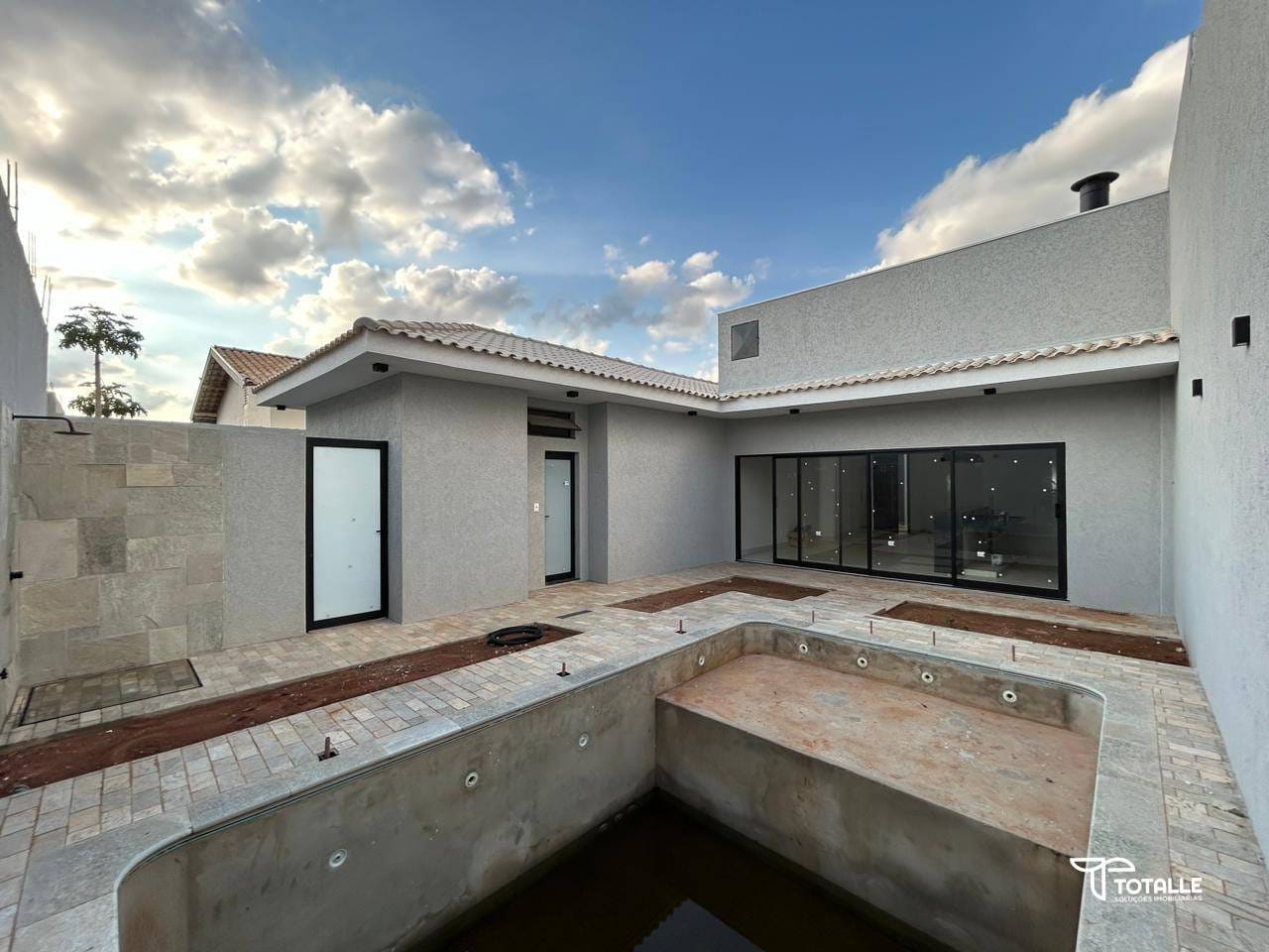 Casa à venda com 3 quartos, 149m² - Foto 2