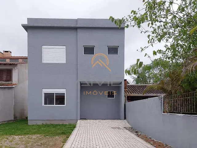Casa com 300m² 2 quartos e 3 banheiros, à venda, no bairro Laranjal em Pelotas