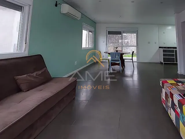 Casa com 300m² 2 quartos e 3 banheiros, à venda, no bairro Laranjal em Pelotas