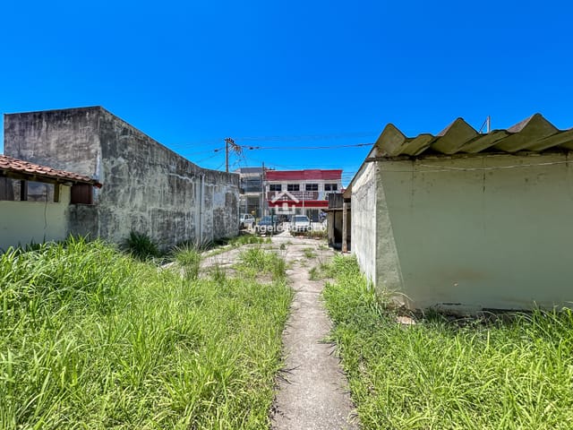 Casa com 450m² 2 quartos e 2 banheiros, à venda, no bairro Praia de Itaipuaçu em Maricá