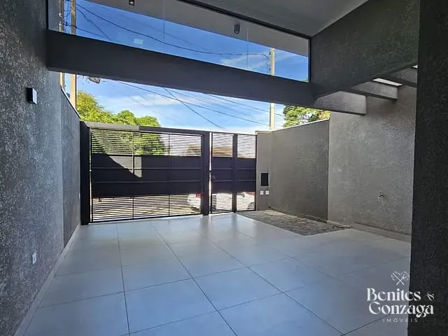 Casa 3 quartos e 2 banheiros, à venda, no bairro Parque das Laranjeiras em Maringá