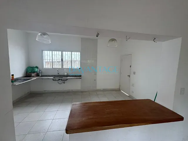 Casa com 360m² 2 quartos e 2 banheiros, à venda, no bairro Alto da Lapa em São Paulo