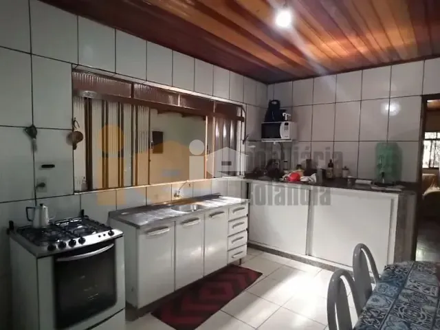 Casa com 430m² 2 quartos e 2 banheiros, à venda, no bairro Vila Oliveira em Rolândia