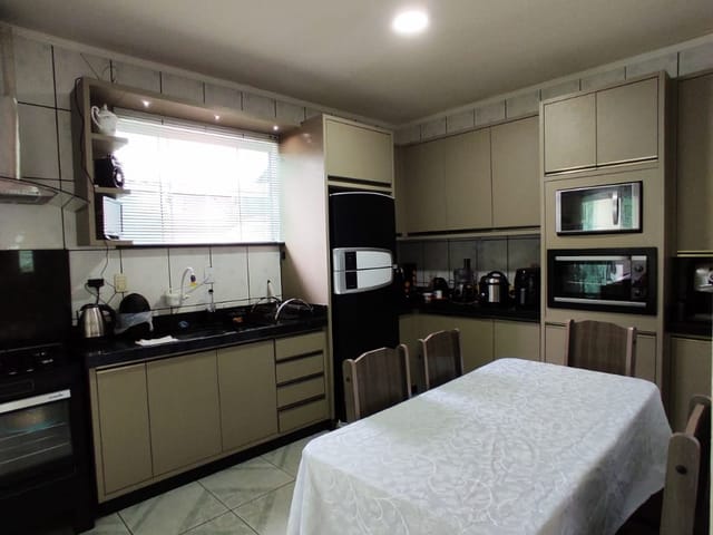 Sobrado com 270m² 3 quartos e 3 banheiros, à venda, no bairro Cidade Nova em Itajaí